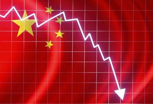 china-stock-crash—web White arrow indicating China stocks crash and Chinese flag in background