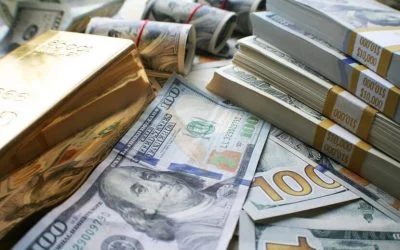 Cash vs. Gold: Which Asset Could Prove Better?