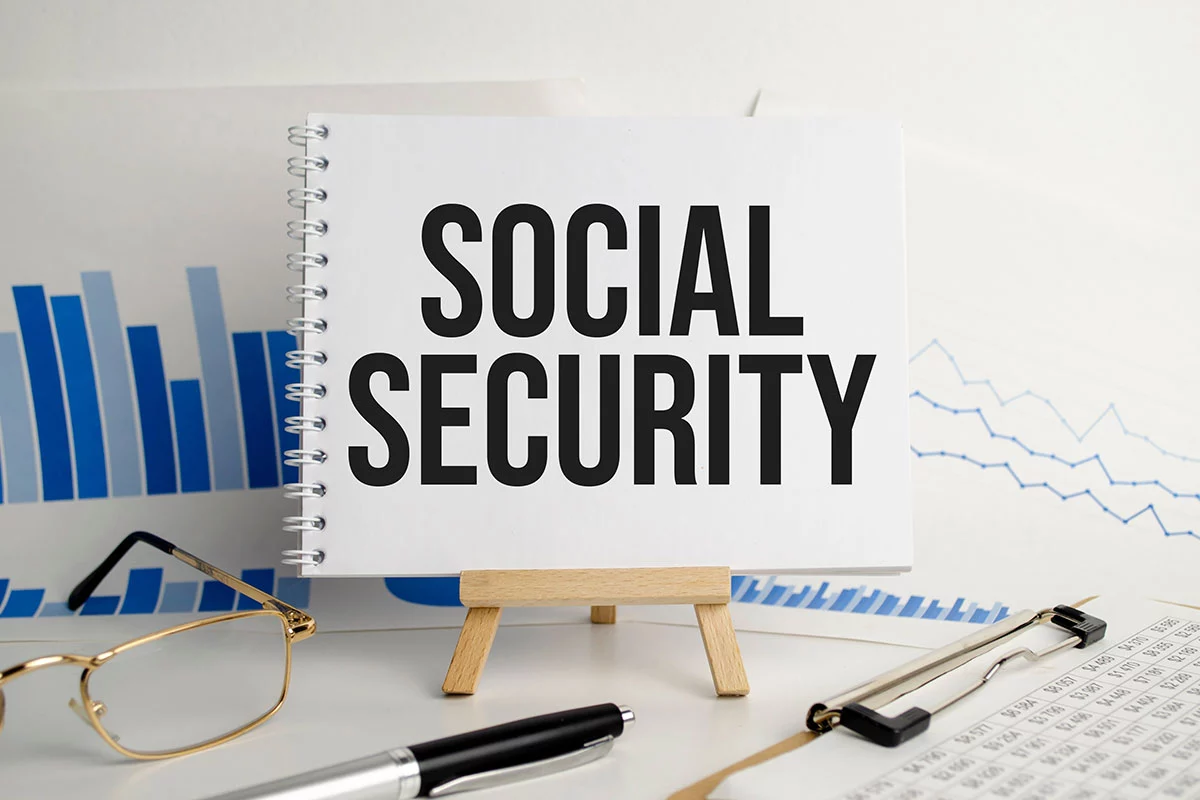 Social-Security-on-whiteboard_1200px "SOCIAL SECURITY" on whiteboard